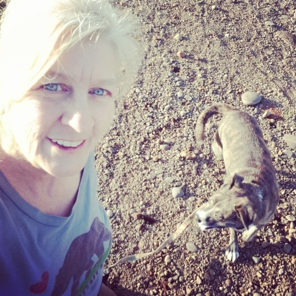 Hi!! I'm Debi... welcome to my closet! - Picture 5 of 6